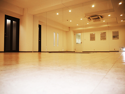 health step yoga studio(ヘルスステップ ヨガスタジオ)のスタジオ風景