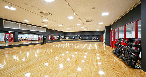 コナミスポーツクラブ 松山のスタジオ風景