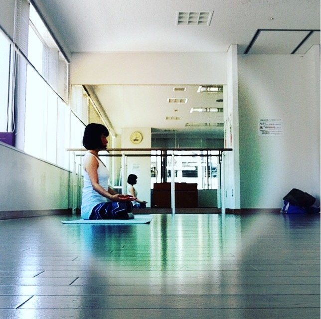 shanti breeze yoga(シャンティ ブレーズ ヨガ)のレッスン風景