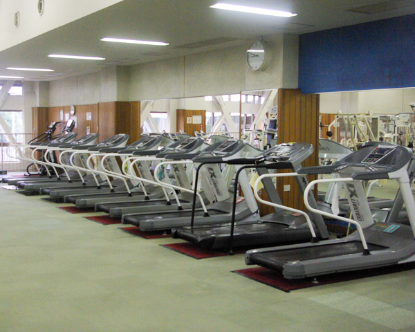 戸田市スポーツセンター トレーニングルームの館内